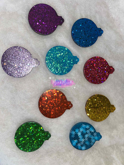 Boules de Noël en résine – Fait main & scintillant 🎁