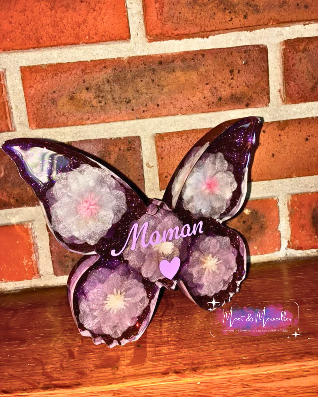 Papillon en résine personnalisé avec fleurs séchées – Cadeau maman unique